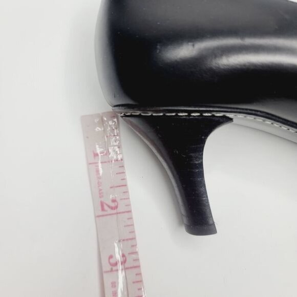 Bruno Magli Classic Black Leather Pointed Toe Kitten High Heel Size 6 1/2 - Picture 15 of 16